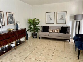 7713 SW 88th St-Unit -A205 in Miami, FL - Building Photo - Building Photo