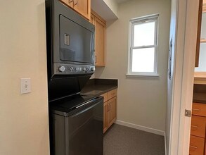 251 High St, Unit APT B in Santa Cruz, CA - Foto de edificio - Building Photo