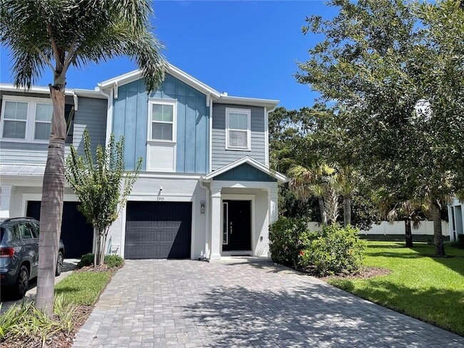 property at 2901 Grand Kemerton Pl
