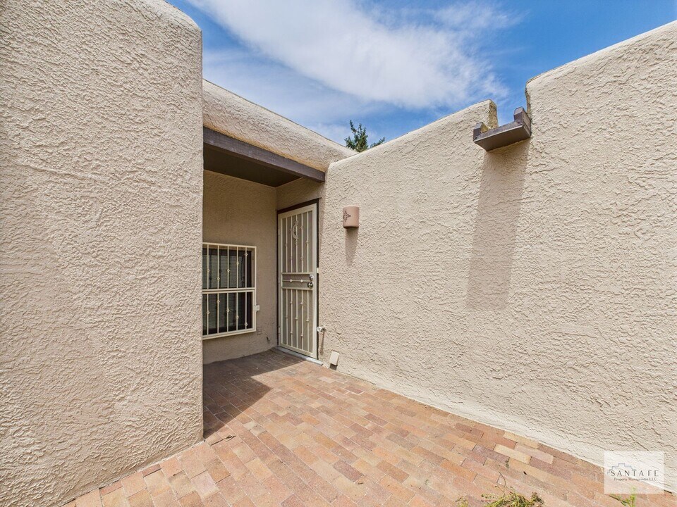 2817 Plaza Rojo in Santa Fe, NM - Building Photo