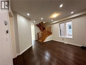 7 Abercrombie Cres in Brampton, ON - Building Photo - Building Photo