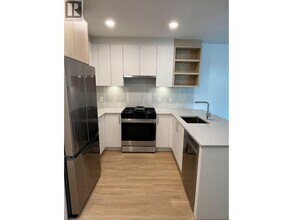 723 Grover Ave in Coquitlam, BC - Building Photo - Building Photo