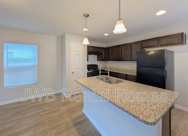 8141 Dandy Ave in Jacksonville, FL - Building Photo - Building Photo
