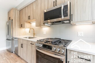 2535 N Campbell Ave, Unit 3 in Chicago, IL - Building Photo - Building Photo