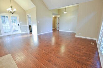 807 Isaac Dr in Clarksville, TN - Building Photo - Building Photo