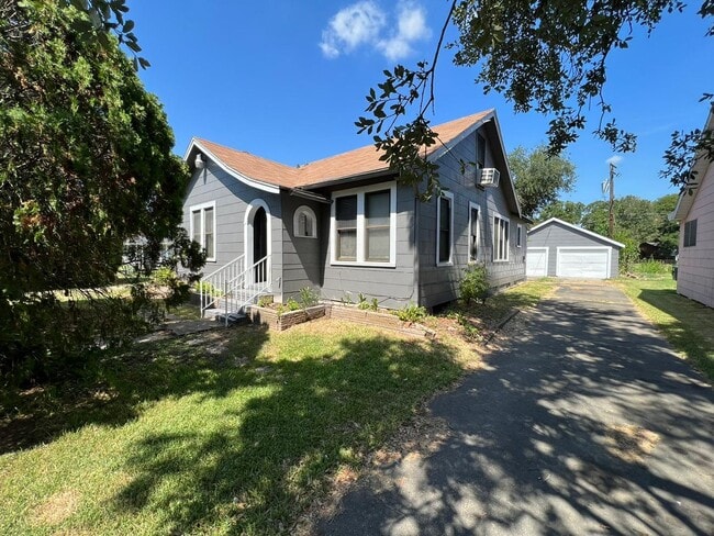 5121 Procter St in Port Arthur, TX - Building Photo - Building Photo
