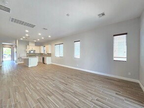 8090 Ancient Oaks Ave in Las Vegas, NV - Building Photo - Building Photo