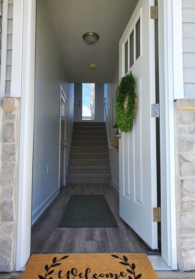 Providence Lane Townhomes in Van Meter, IA - Foto de edificio - Building Photo