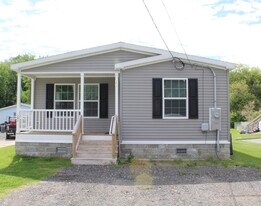 202 S Main St in Seabrook, NH - Building Photo