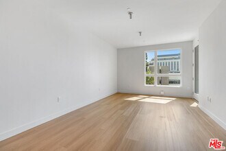 10601 Washington Blvd in Culver City, CA - Building Photo - Building Photo