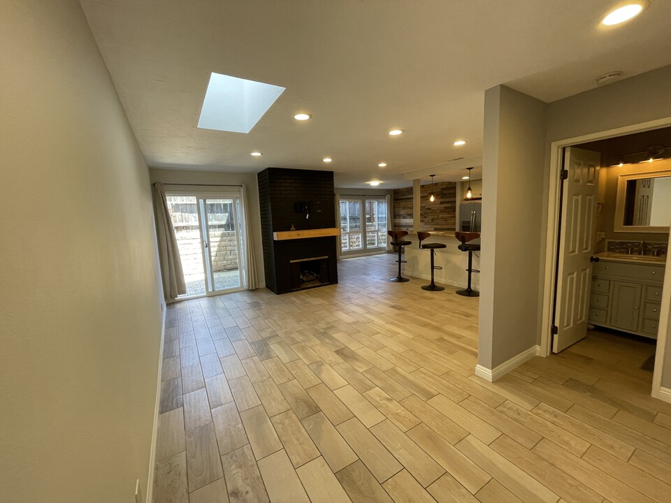 2827 Unicornio St in Carlsbad, CA - Building Photo