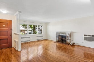 140 Hayes St in Garden City, NY - Building Photo - Building Photo