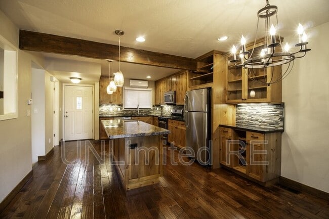 2438 N Earle Dr in Flagstaff, AZ - Building Photo - Building Photo