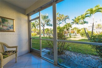 6700 Royal Palm Blvd in Margate, FL - Building Photo - Building Photo