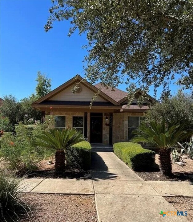 2247 Cotton Blvd in New Braunfels, TX - Building Photo