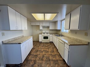 23989 Tahquitz Rd in Apple Valley, CA - Building Photo - Building Photo
