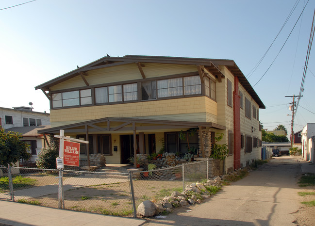 116 Sycamore Park Dr in Los Angeles, CA - Foto de edificio - Building Photo