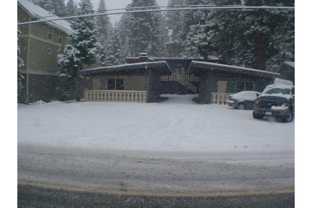 1801 Old Mammoth Rd in Mammoth Lakes, CA - Foto de edificio - Building Photo