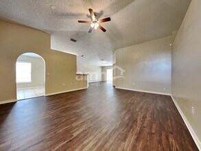 70 Reeding Ridge Dr W in Jacksonville, FL - Building Photo - Building Photo