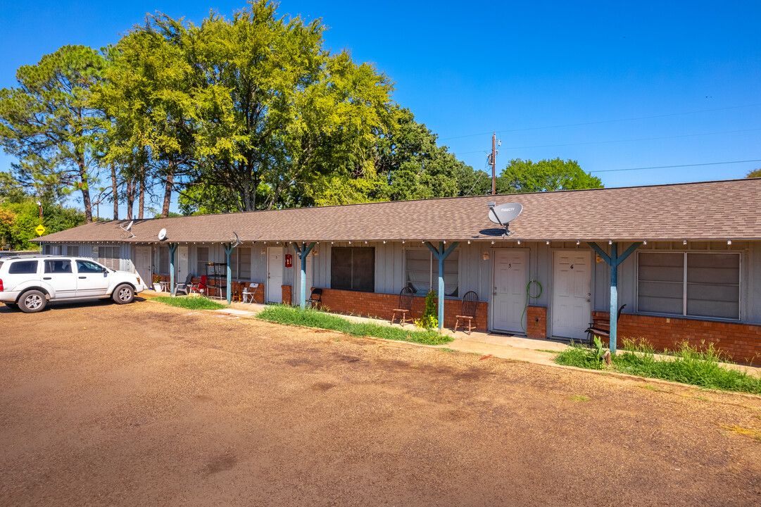 900 S Tool Dr in Tool, TX - Building Photo