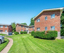 115 Reeb Ln in Florissant, MO - Foto de edificio - Building Photo