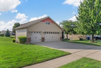 51 Pearl Creek Ct in Wentzville, MO - Foto de edificio - Building Photo