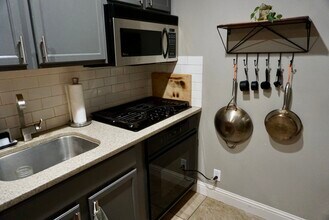 2802 NE Ocker Dr, Unit Floor 1 in Bend, OR - Foto de edificio - Building Photo