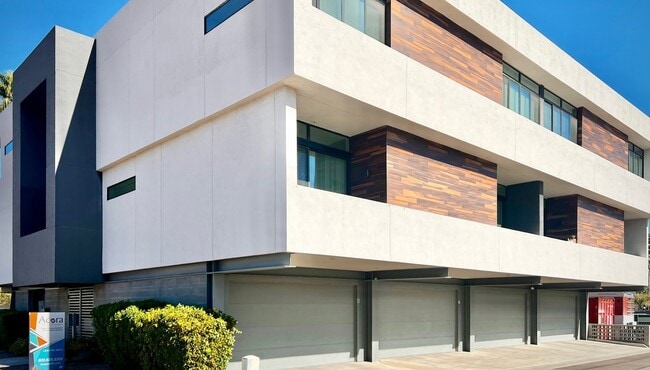 7301 E Minnezona Ave in Scottsdale, AZ - Foto de edificio - Building Photo