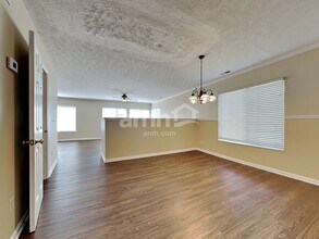 9937 Whispering Pine Dr in Tipp City, OH - Building Photo - Building Photo