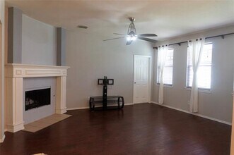 10120 Sourwood Dr in Fort Worth, TX - Building Photo - Building Photo