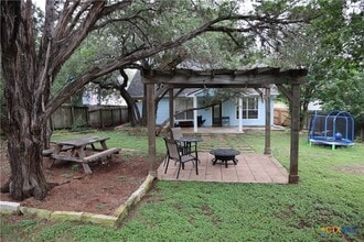 2043 Nevada St in San Marcos, TX - Building Photo - Building Photo