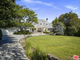 13161 Addison St in Los Angeles, CA - Building Photo