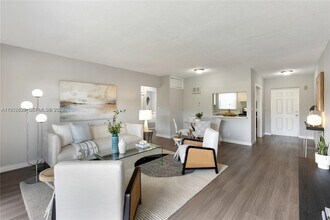 550 NE 20th St in Wilton Manors, FL - Foto de edificio - Building Photo