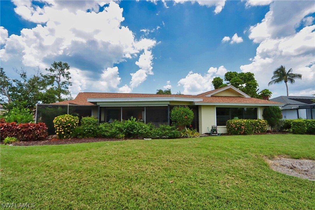 28387 Las Palmas Cir in Bonita Springs, FL - Building Photo