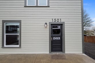 1501 2nd St, Unit B in Snohomish, WA - Building Photo - Building Photo