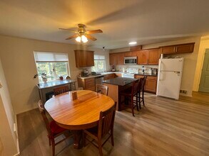 2939 SE Maple St in Port Orchard, WA - Building Photo - Building Photo