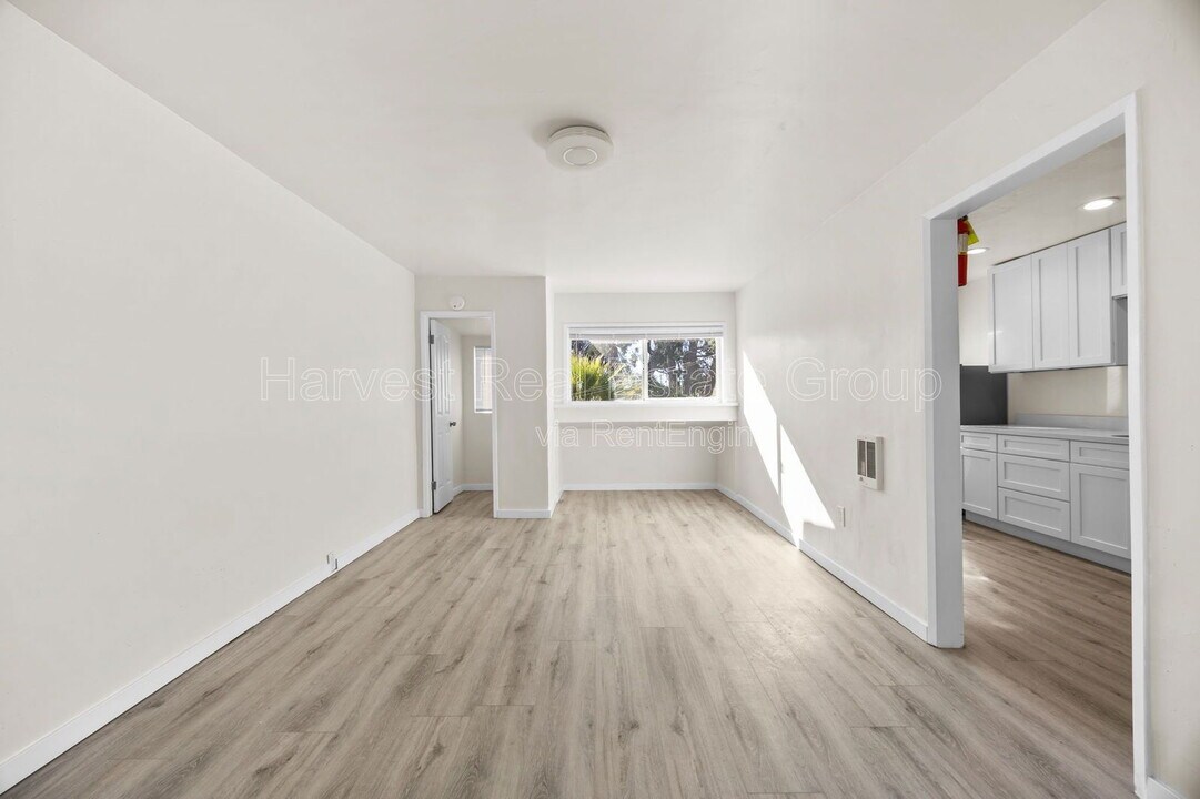 3947 Angelo Ave in Oakland, CA - Building Photo