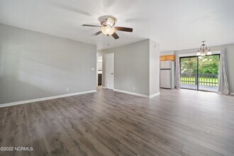 206 Lorraine Ct in Jacksonville, NC - Foto de edificio - Building Photo