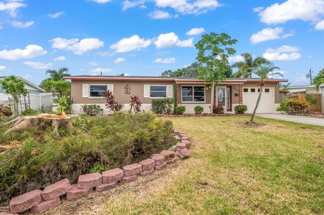 3196 70th Ln N in St. Petersburg, FL - Building Photo - Building Photo