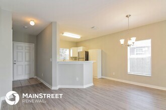 1711 31st Ave E in Bradenton, FL - Foto de edificio - Building Photo