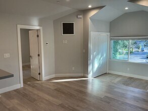 545 Brush Creek Rd in Santa Rosa, CA - Building Photo - Building Photo