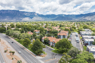 Overlook in Albuquerque, NM - Foto de edificio - Building Photo