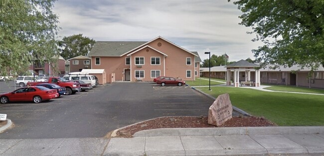 986 W Juniper Ave in Hermiston, OR - Building Photo - Building Photo