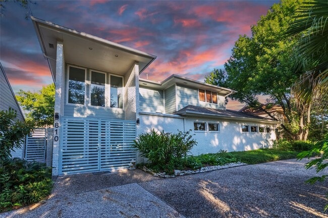 property at 810 Ivy Wall Dr