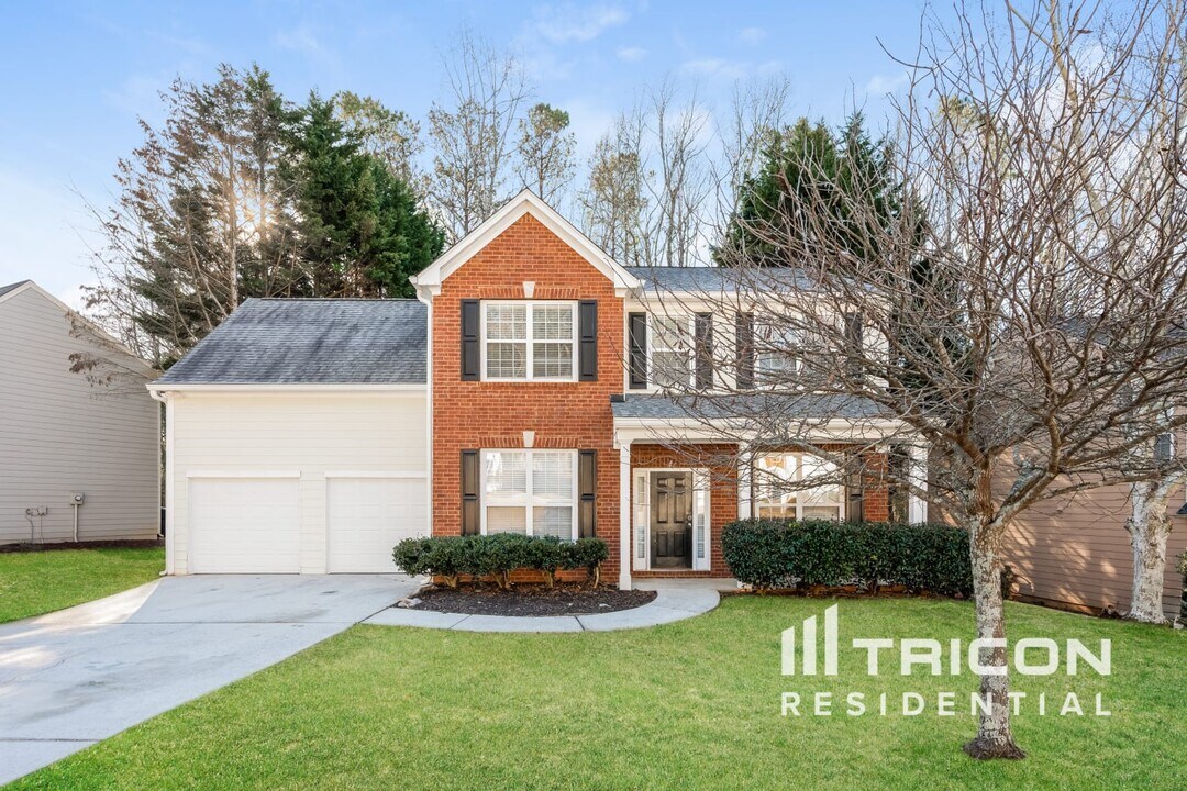 1917 Oakwood Grove Dr in Snellville, GA - Building Photo