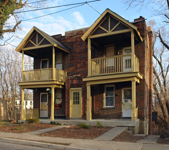 934 Churchill Ave in Cincinnati, OH - Foto de edificio - Building Photo