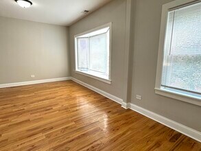 3904 W Armitage Ave in Chicago, IL - Building Photo - Building Photo