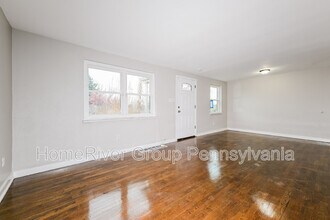 414 Pennwood Dr in Pittsburgh, PA - Building Photo - Building Photo