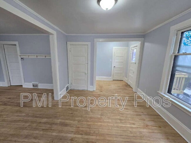 3111 W Walnut St in Milwaukee, WI - Building Photo - Building Photo