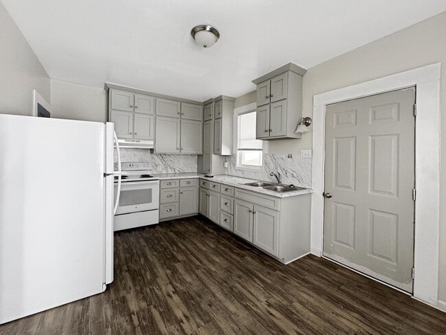 property at 471-473 W 4th St